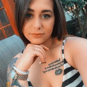 Meet your Posher, Laura rose